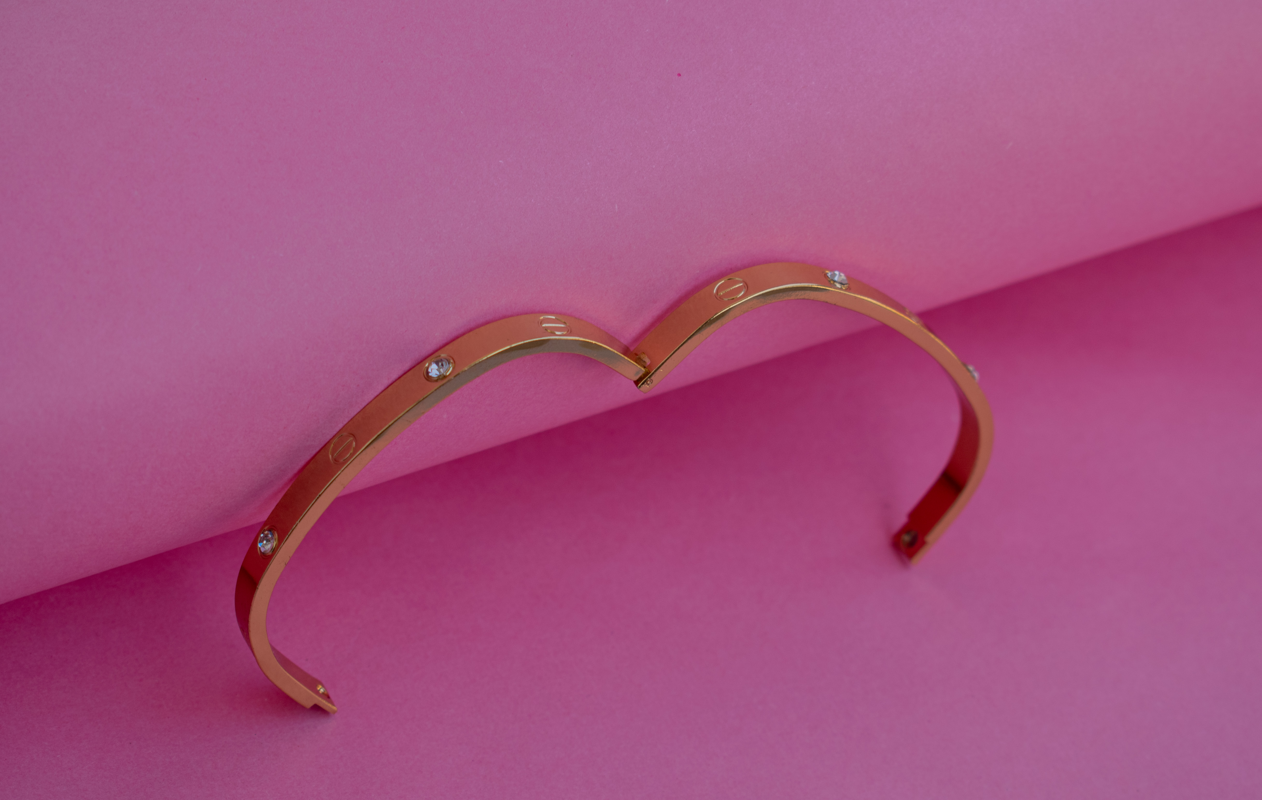 Iconic Spark Screw Bangle